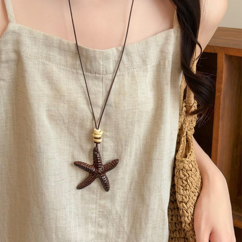 High-End Women's Retro Oval Geometric Resin Necklace