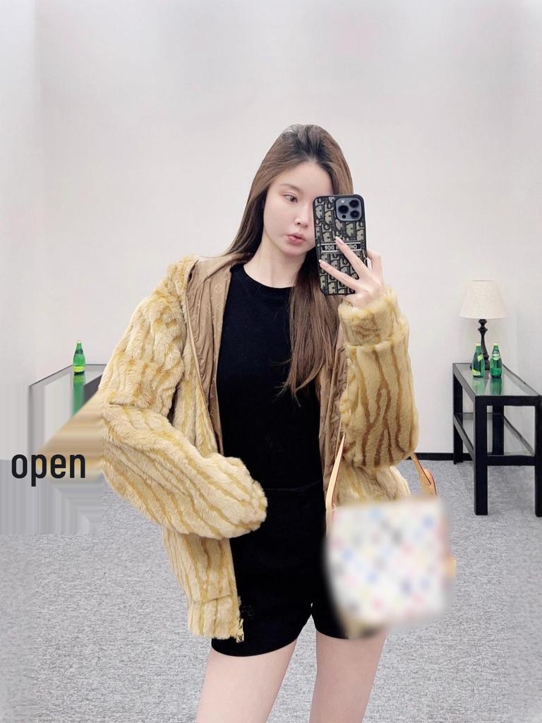 Nanyou Lujia 26ss Ski Series Letter Stripe Faux Fur Hooded Jacket