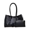 Tide bag women's large-capacity commuting oblique span bag to work and class fashionable one-shoulder portable versatile tote bag