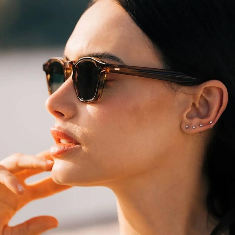 New Classic Vintage Sunglasses Men Small Square Retro Punk Ocean Color Sun Glasses Gradient Clear Lens Driving Uv400 Eyewear