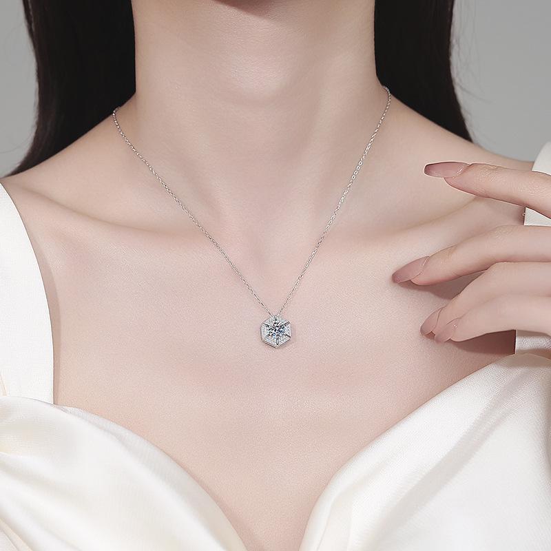 Yin Baichuan S925 Sterling Silver Moissanite Hexagonal Pendant Necklace for Women - Trendy, Versatile, Everyday, Festival Gift