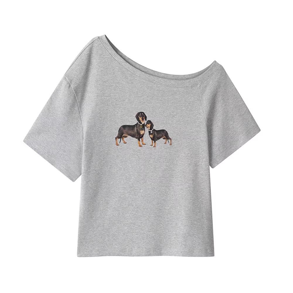 

Футболка на одно плечо с принтом щенка: Повседневный шик Весна/Лето 2025 L