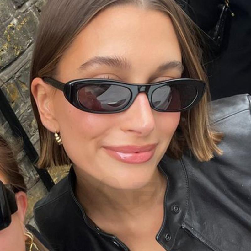 Women's Retro Oval Sunglasses Black Small Frame Fashion Brand Trendy Points Sun Glasses Ladies Star Shades UV400 Eyewear