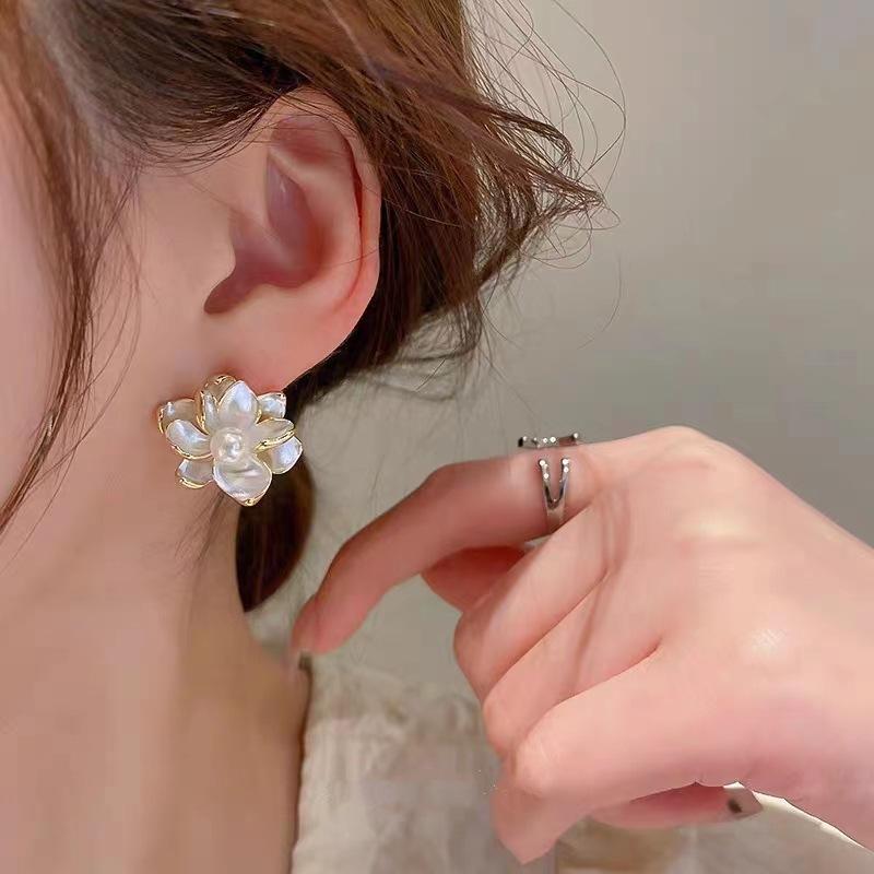 White Enamel Multi-layers Petals Women's Stud Earrings Small Flower Zircon in Middle Design Unusual Earrings Party Ear Zircon