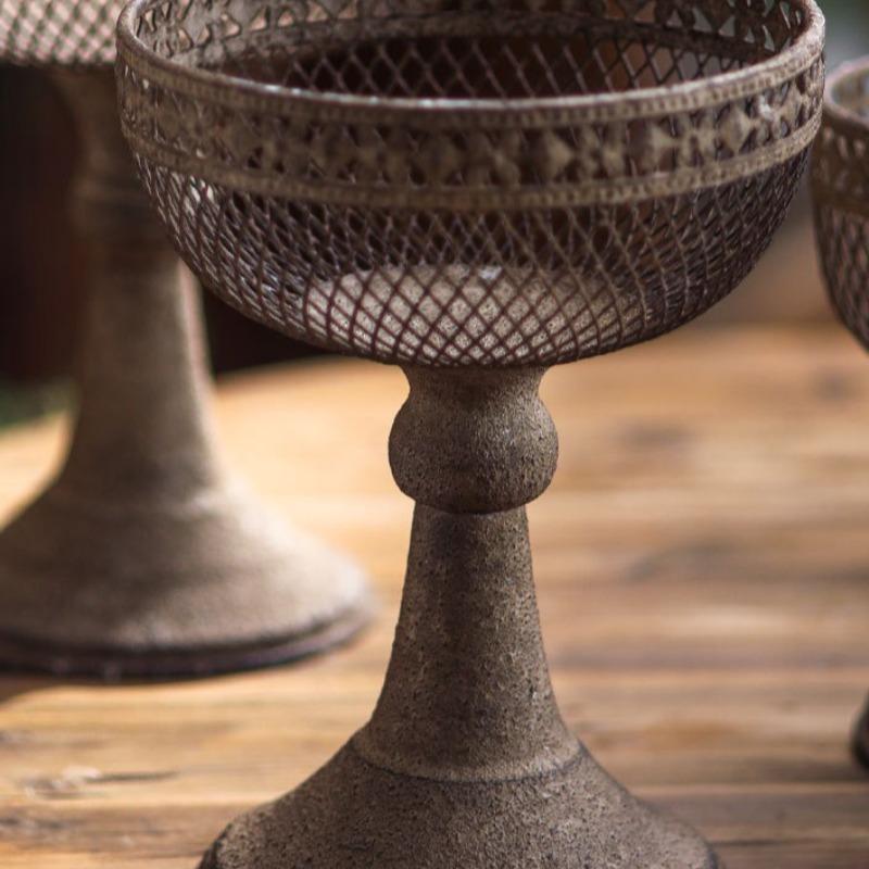 European Vintage Wrought Iron Tall Vase Desktop Flower Pot Container Antique Distressed Art Craft Ornament for Home Decor