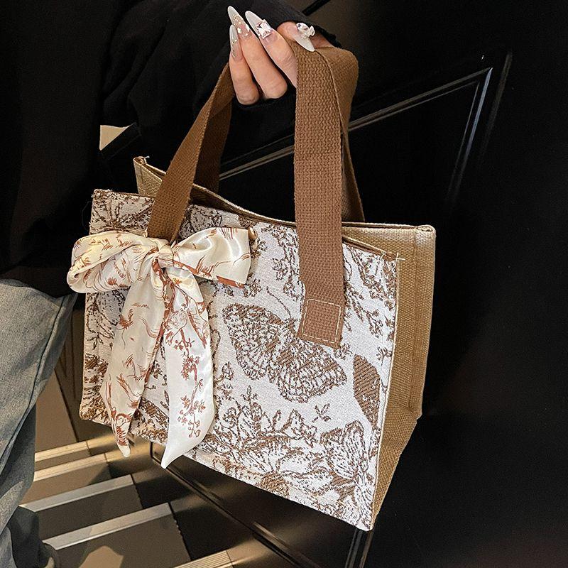 

Мисс Нан Интернет-знаменитость Льняная сумка-тоут через плечо Женская 2025 Новое поступление Тренд K-стиль Ins Модная сумка на одно плечо для покупок Brown Ribbon + silk scarf