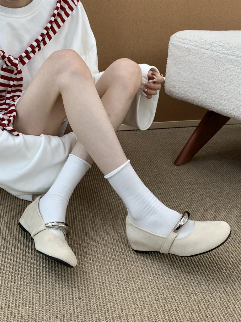 Korean French gentle evening breeze shallow mouth small single shoes women's spring and summer 2025 fashion metal buckle Mary Jane shoes