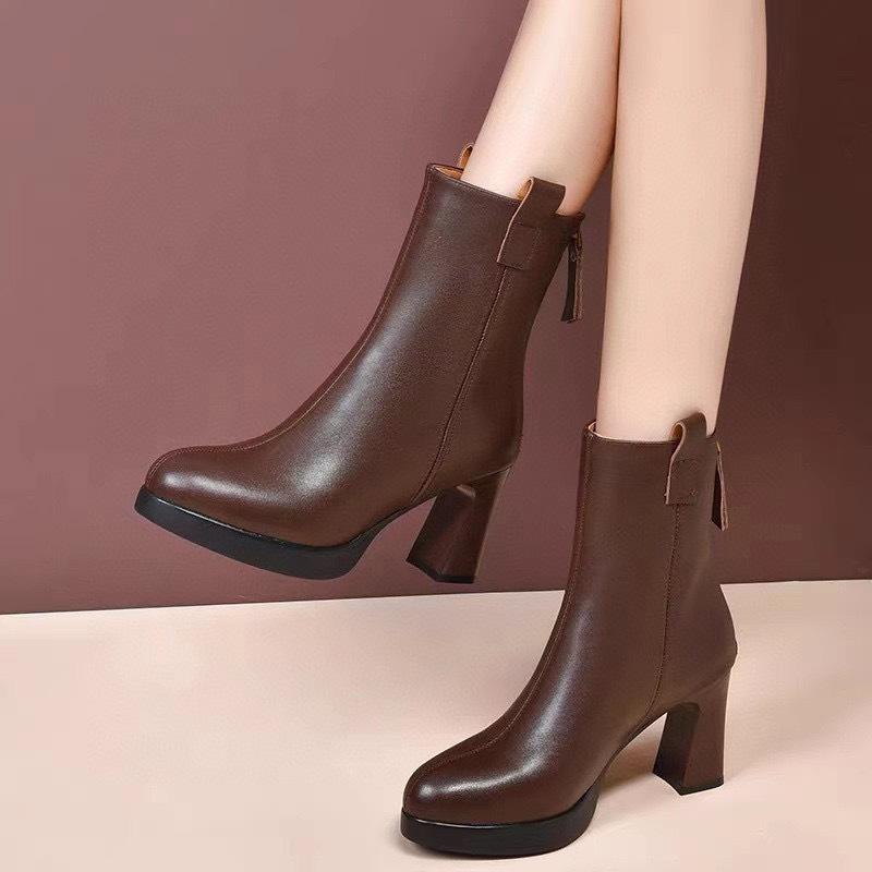 Leather boots women's 2025 autumn and winter new pointed thick heel high heel short boots fashion boots European and American style zipper women