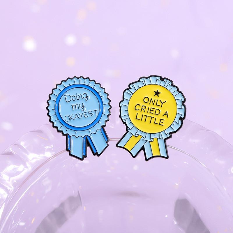 Elegant Cartoon Motivational Medal Brooch Geometric Pin For Celebrations And Special Occasions