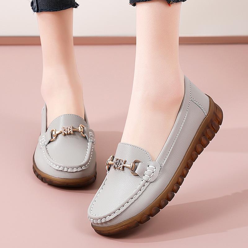 Spring and Autumn Large Size Flat-bottomed Doudou Shoes Women's Casual Soft-soled Mom Shoes Non-slip Doudou Shoes Leather Shoes Women