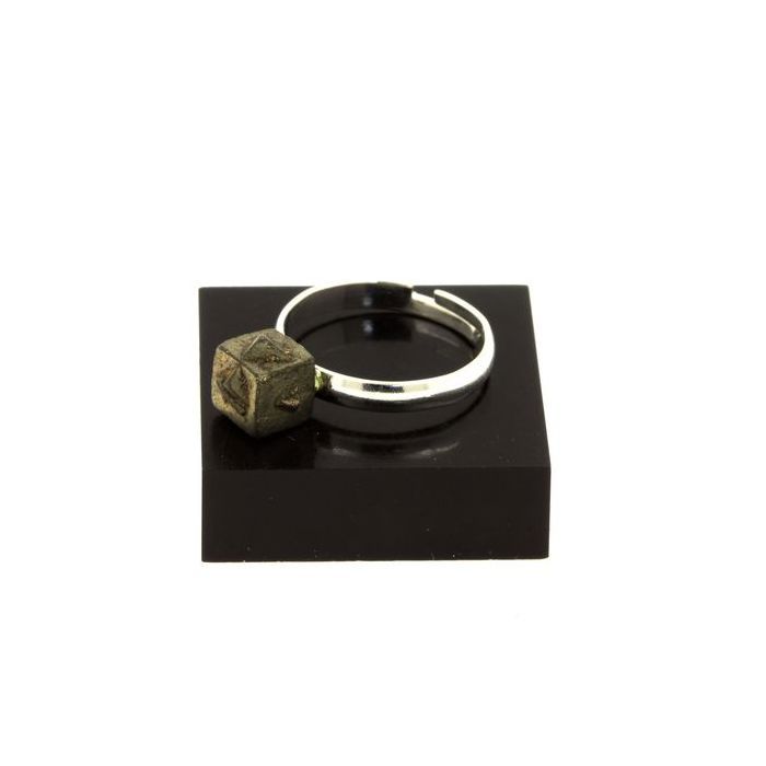 Pierres et Minéraux. Bague Pyrite brut plaqué argent. 13.24 ct. Taille réglable.