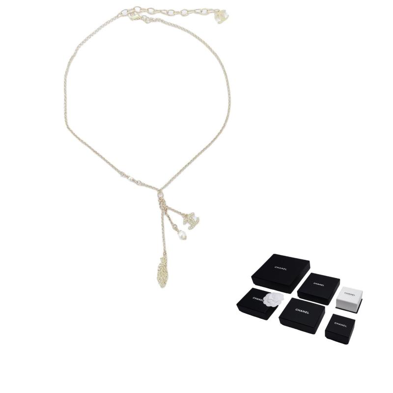 

CHANEL CC [25S Spring and Summer] Embellished Design Glass Pearl Necklace Men and Women Same Style Couple Gold золотий