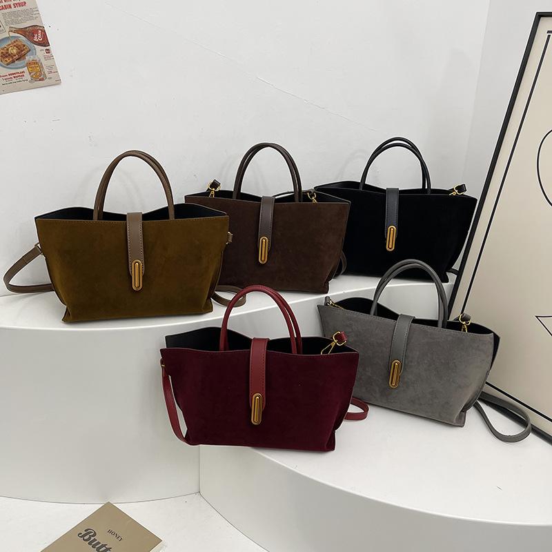 Ladies' Fashionable Vegetable Basket Tote Bag, Large Capacity Commuting Bag, Ladies' High-end Sense, Niche Hand-held Crossbody Bag