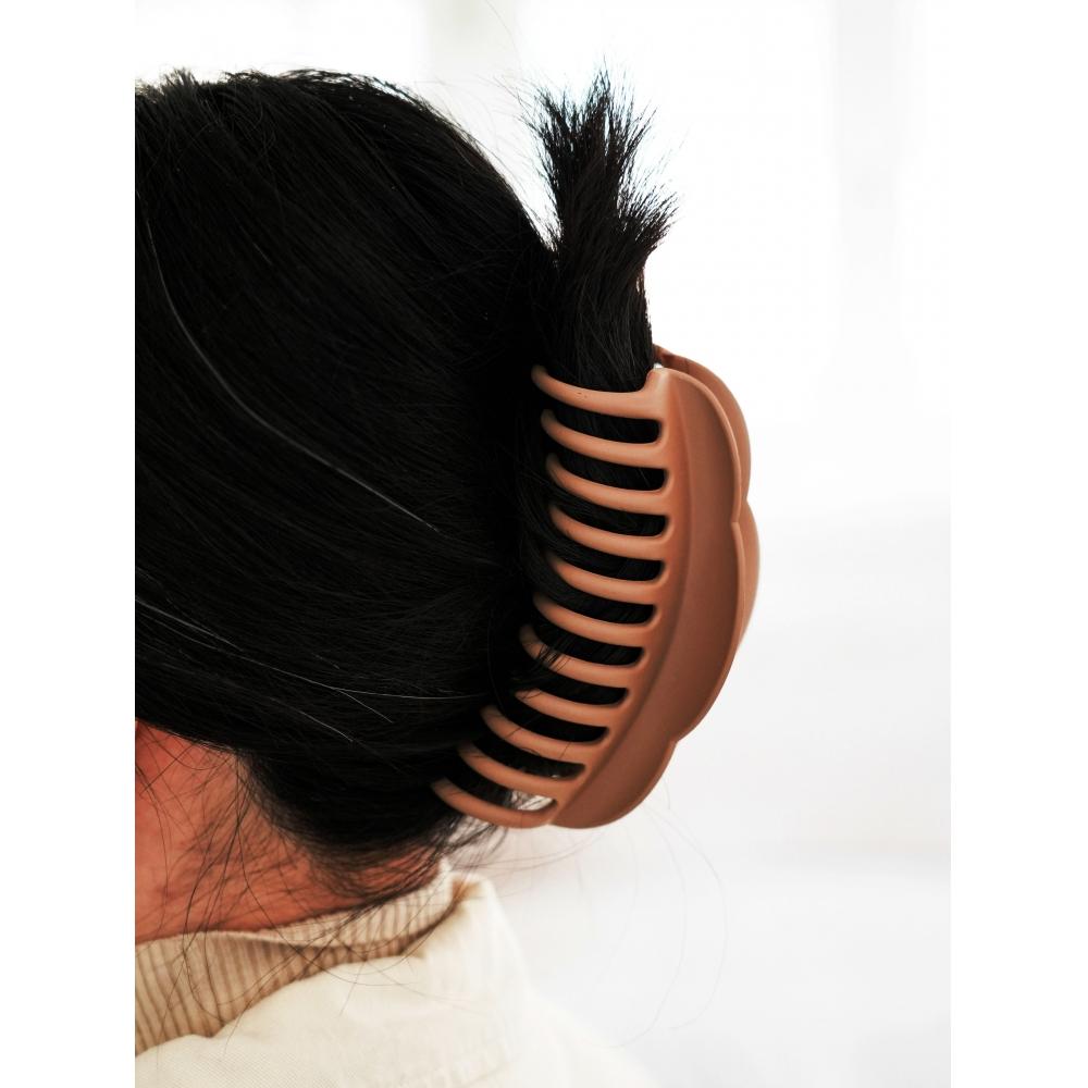 Daiso Matte Large Clip Brown