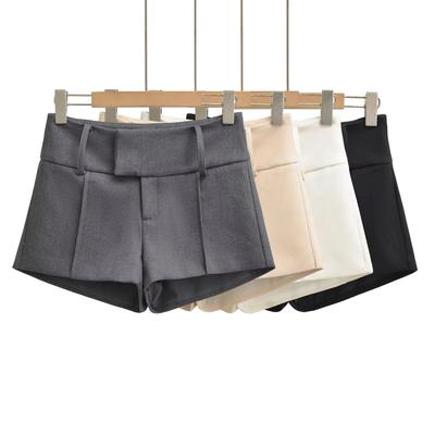 Faldas y pantalones para mujeres – Pantalones cortos