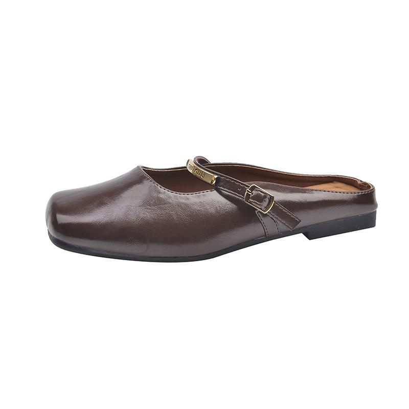 

Square head flat bottom Muller half slippers women 2025 summer European station retro metal chain bag head cool slippers women 40 світло-коричневого кольору