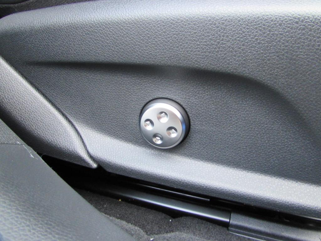 BRIGHTZ Electric Lumbar Support Cover In Satin Silver for C207 C and W212 Coupes and E-Class (INT-ETC-031), 207, W207, W212, (E250, E350, E400, E550)