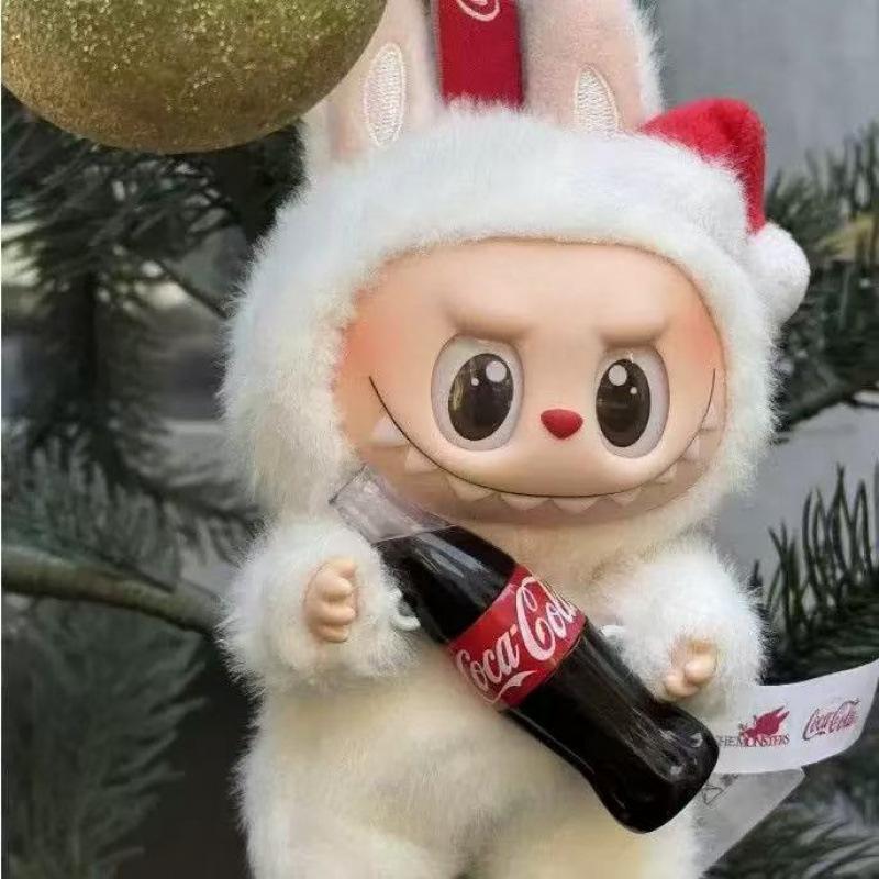 

Кола Лабубу з шарфом і шапкою: Плюшева вінілова лялька серії Third Gen Heartbeat Macaron в наявності 15cm