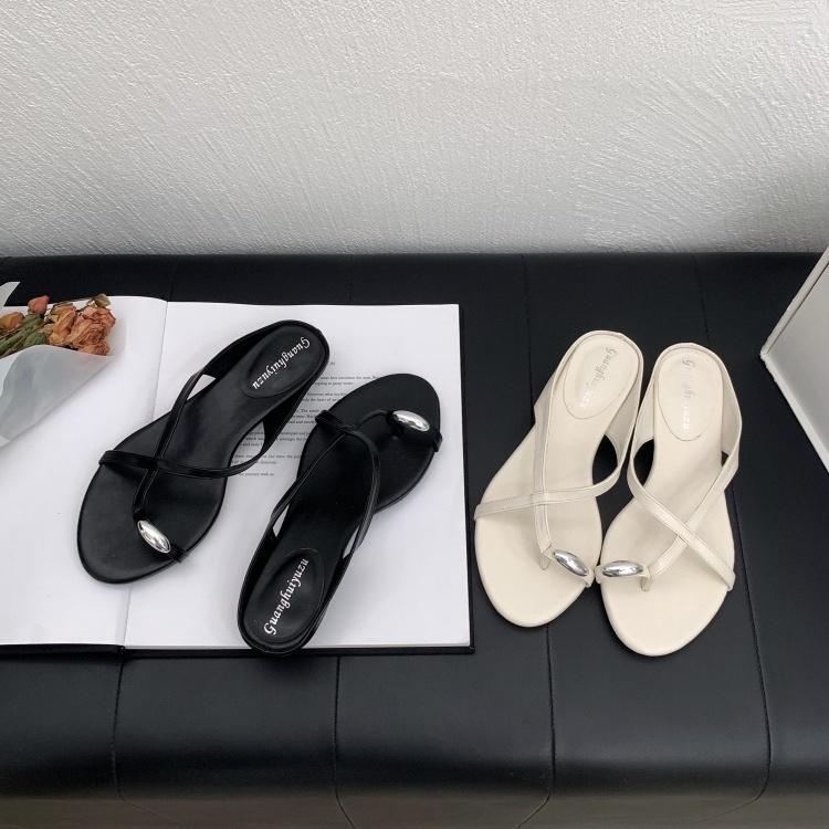 Fashion Rivet Slippers Soft Rubber Flip Flops Shoes Woman 2025 Luxury Slides Low Comfort Hawaiian Designer Summer Fashion Slippers Women