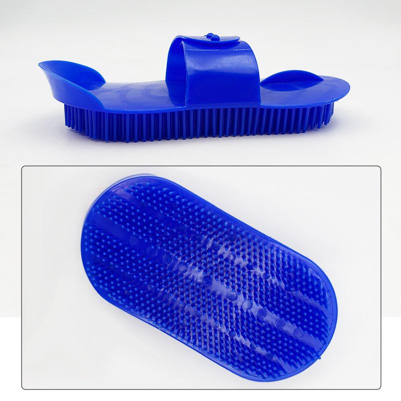 Comprehensive Horse Grooming Kit: Brushes, Comb, Sweat Scraper & More