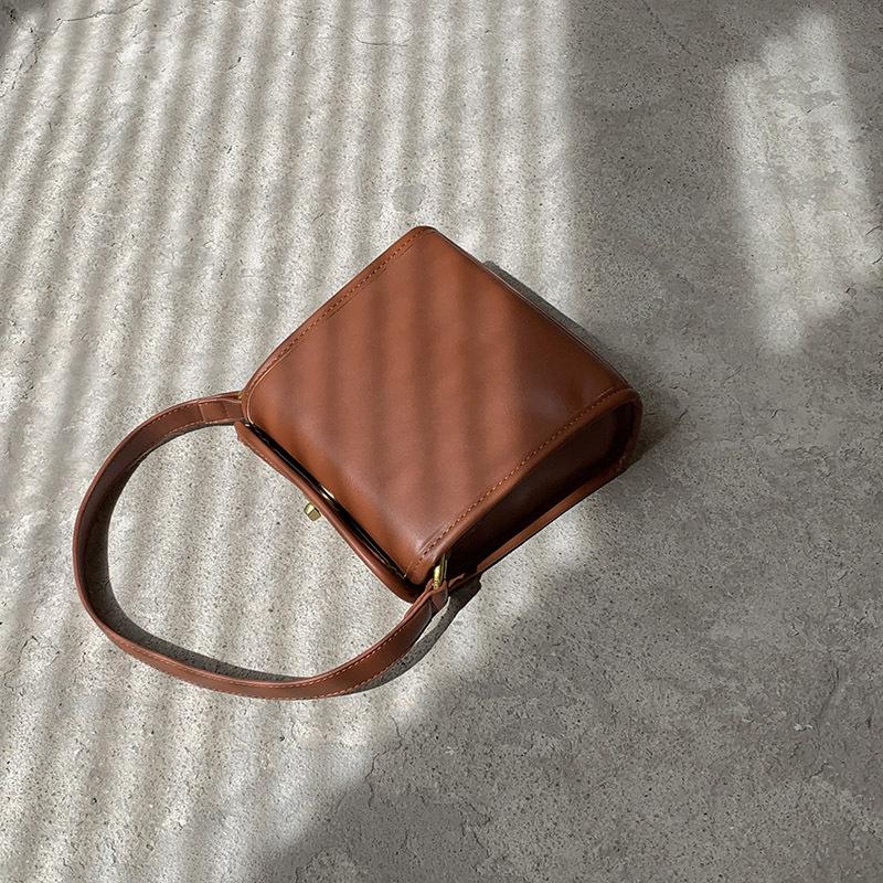 Versatile ins messenger bag women's 2025 new trendy fashion retro portable small square bag French niche shoulder bag