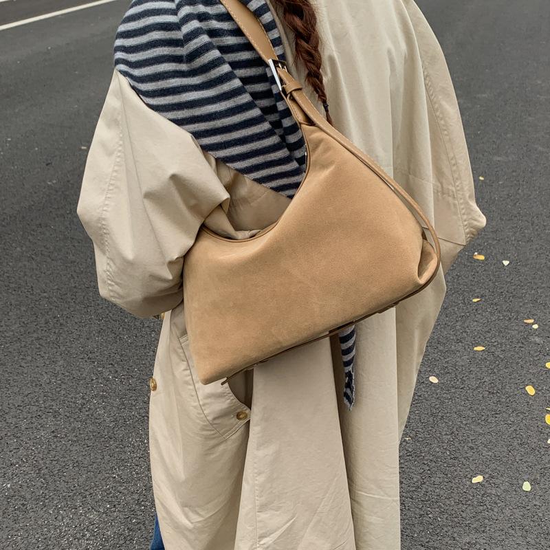 Suede bag women's large capacity 2025 new autumn and winter retro shoulder messenger bag commuter tote bag women's bag