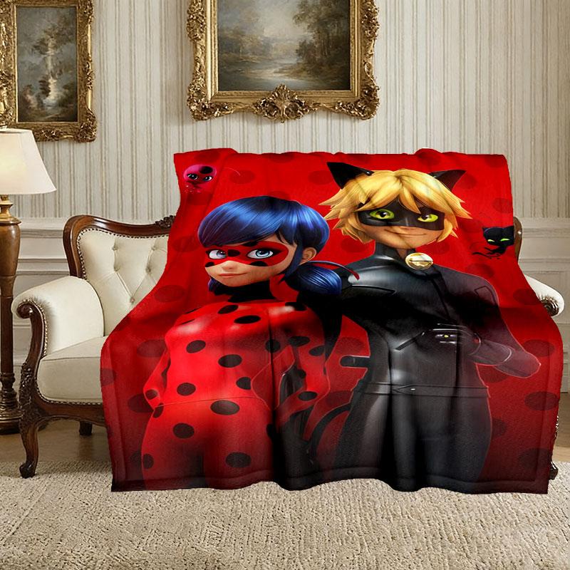 Coperta con Fantasia Coccinella, Coperta Accogliente per il Comfort in Tutte le Stagioni su Divani, Letti, Ufficio, Auto, Campeggio e Viaggi