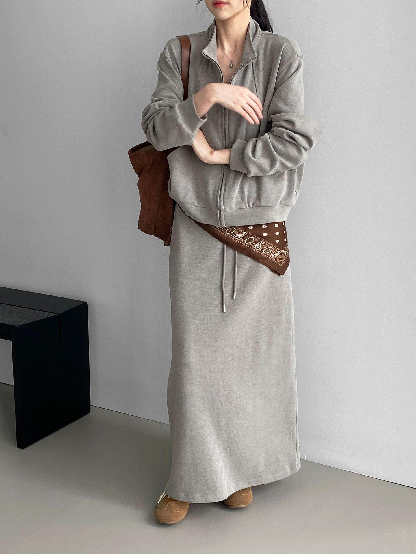 

Повседневный комплект платья-свитшота с воротником-стойкой - E2717, Универсальный двухпредметный комплект в стиле бумажной куклы Small светло-серый