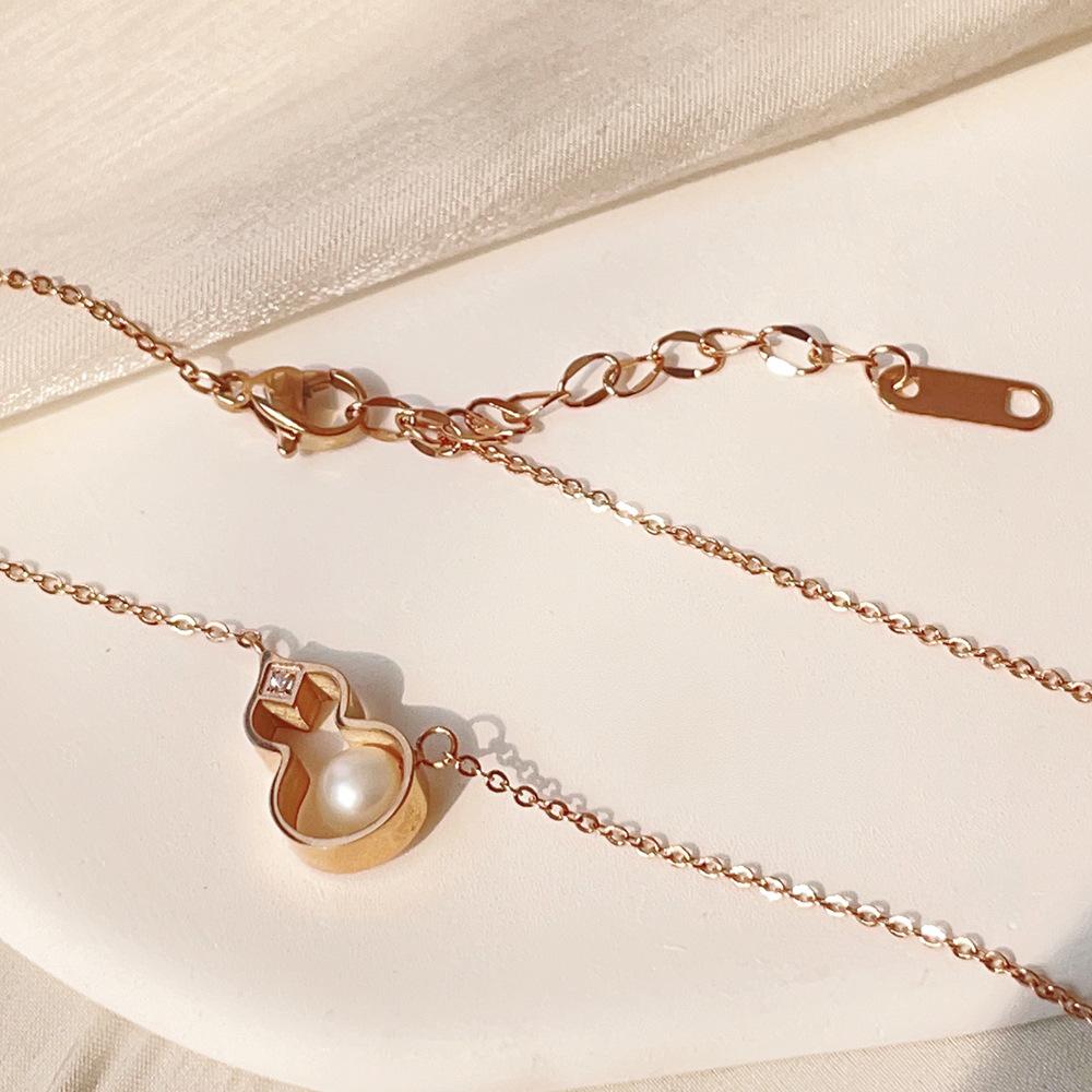 Antique Gourd Inlaid Pearl Necklace Rose Gold Titanium Steel Necklace Women'S High Color Retention