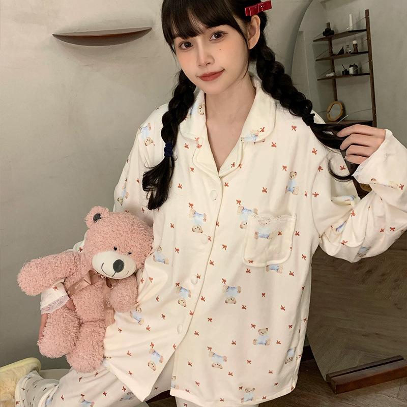 Korean version of cartoon bear island velvet pajamas, thickened thermal long-sleeved trousers in winter, girly loungewear can be worn outside