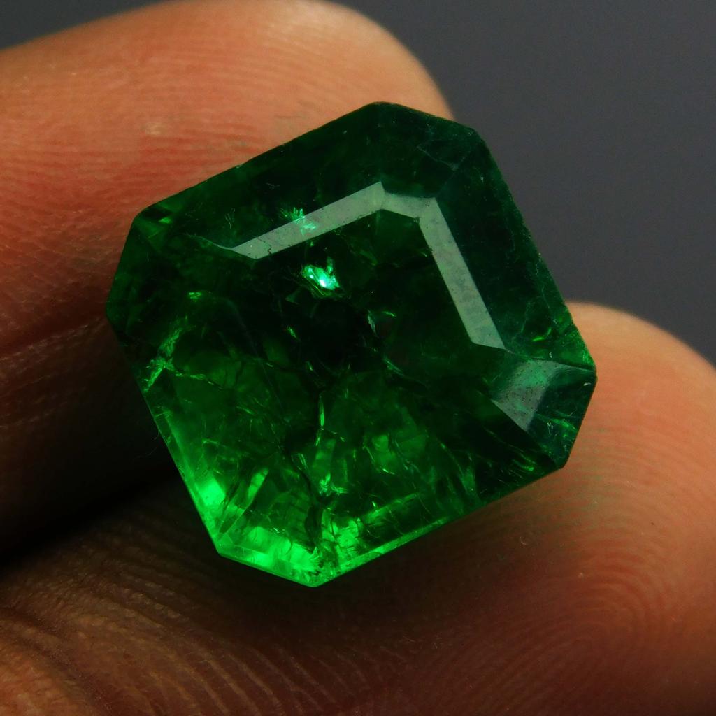 Natural Green Emerald Loose Gemstone 8.81 Ct Colombian Square Cut for Jewelry Making and Crafts