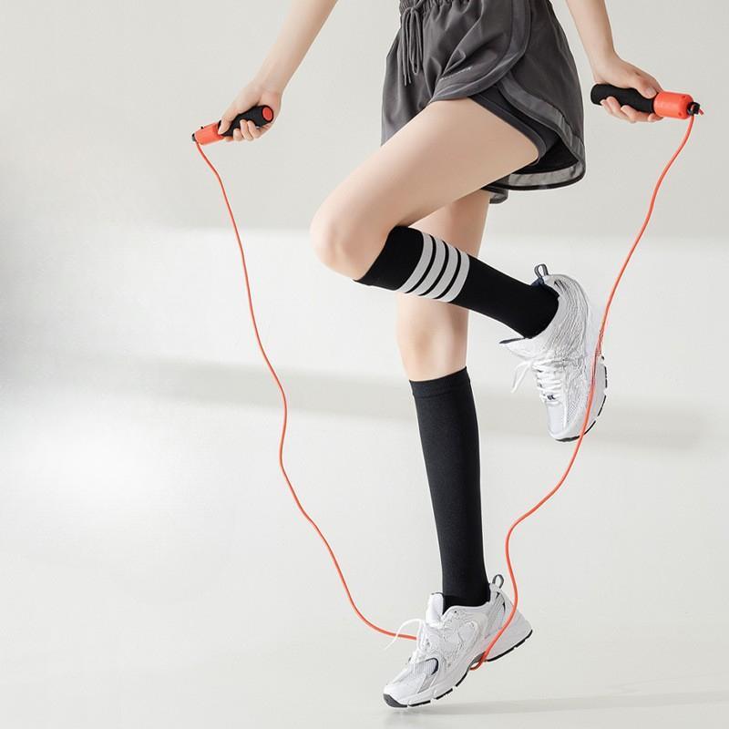 

Женские весенне-осенние носки для фитнеса и бега с полосками, до колена, для похудения ног 1 pair чёрный