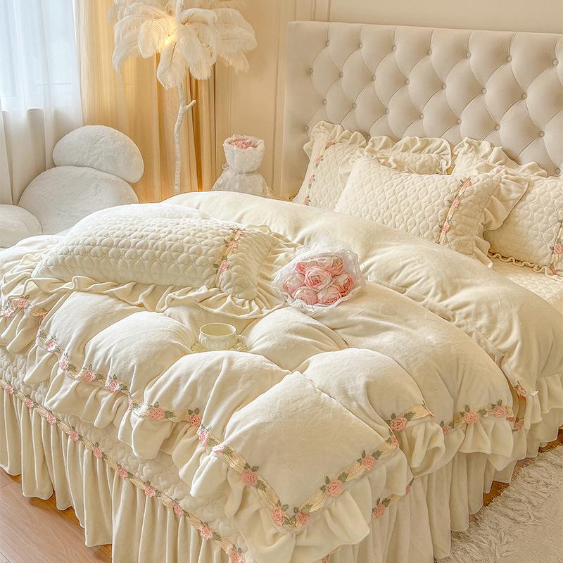 Girl Thickened Milk Fleece Four-Piece Princess Style Double-Sided Plush Coral Fleece Lace Quilt Cover Padded Bed Cover