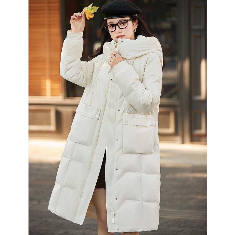 Damska kurtka puchowa z kapturem o średniej długości