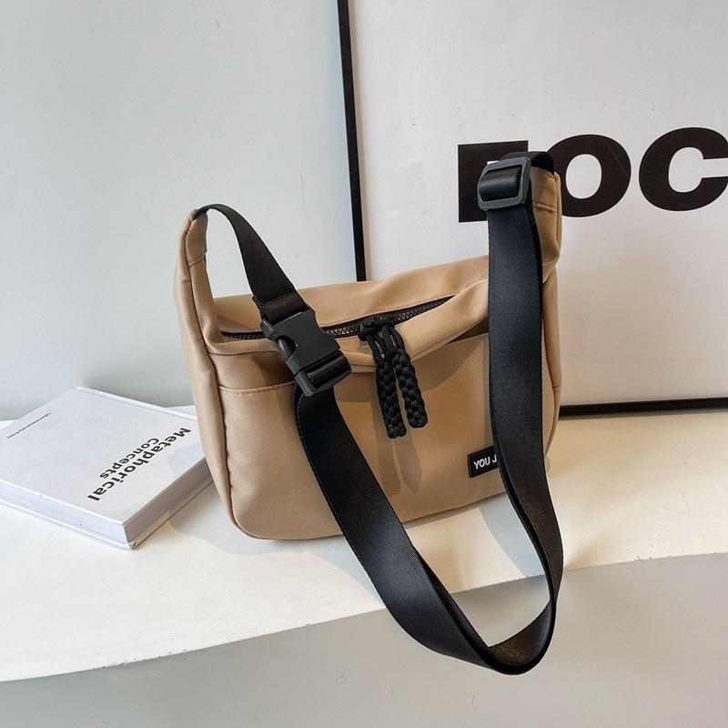 

Сумка-тоут большой вместимости, для отдыха, студенческая, 2025, новая нишевая мода, на плечо, для поездок на работу, сумка-мессенджер, женская сумка хаки