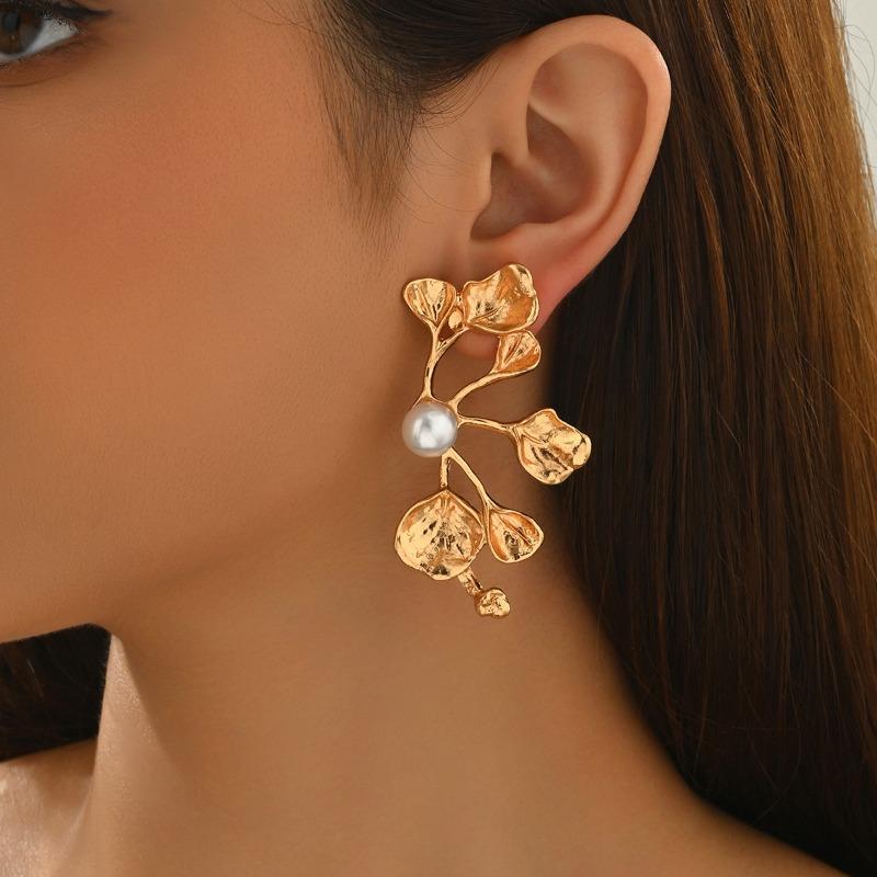 Imitation Pearl Earrings Retro Long Gold Leaf Earrings Cold Wind Exaggerated Geometric Stud Earrings