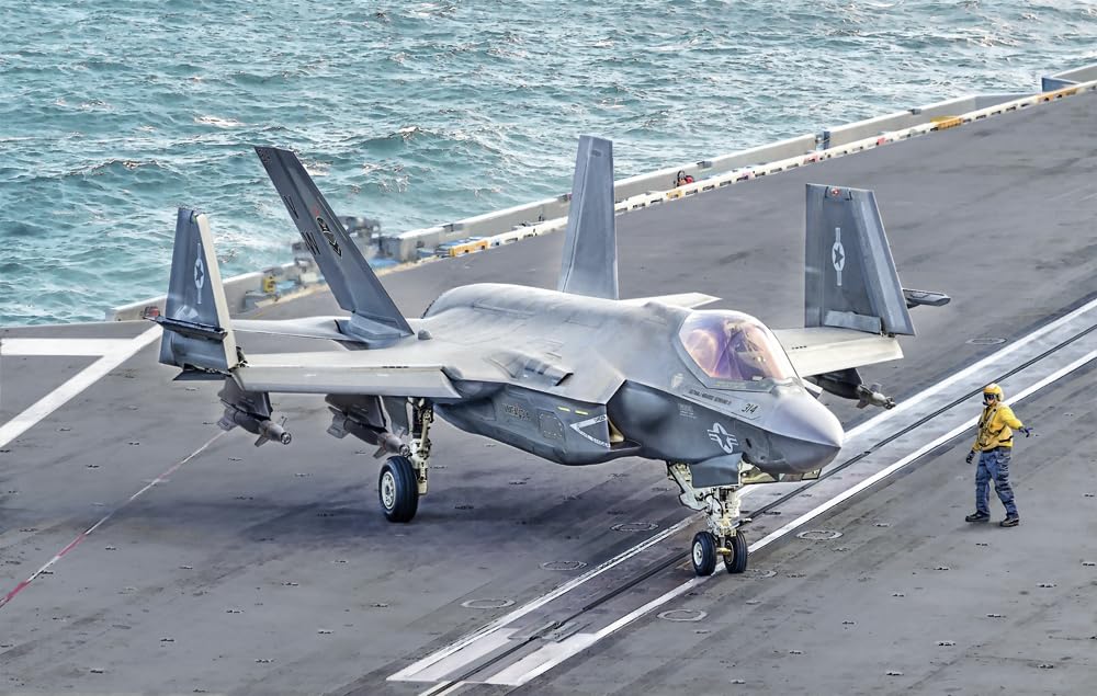 Italeri 1/72 Scale US Navy F-35C Lightning II Plastic Model Kit IT1469 (Airplane)