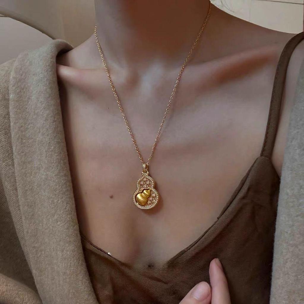 New Chinese Style Rhinestone Carved Gourd Pendant Necklace for Women