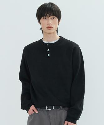LEIRE Layered Henley Neck Knit [Black]