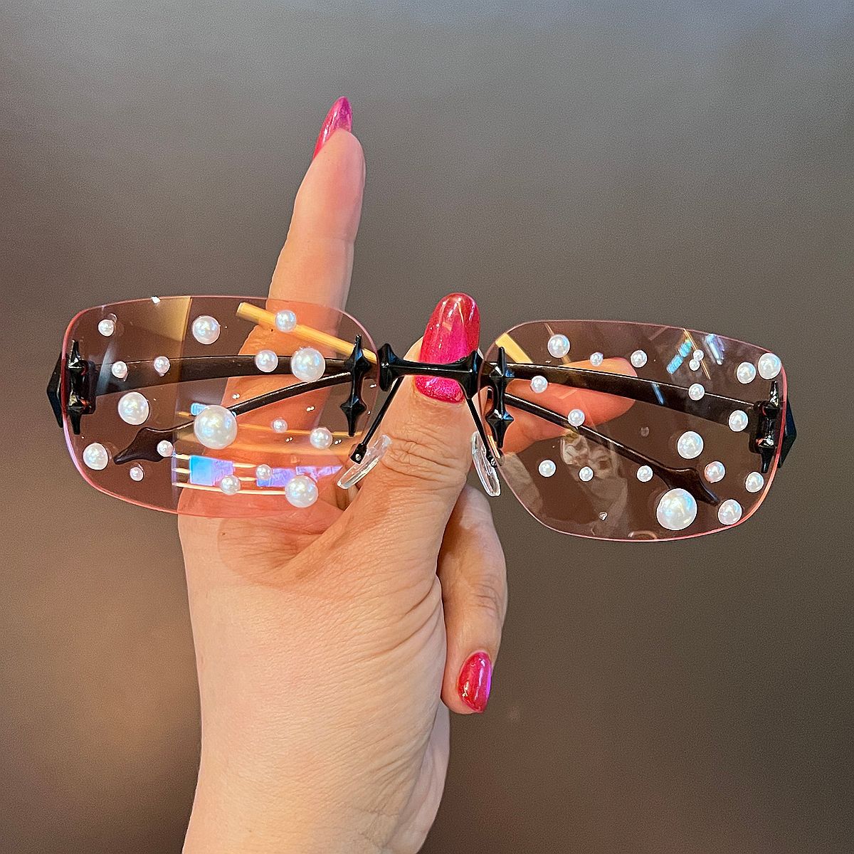 

Vintage y2k Rimless Pearl Polka Dot Sunglasses for Women Cool Punk Metal Legs Fashion Shades UV400 for Funny Party Streetwear розовый