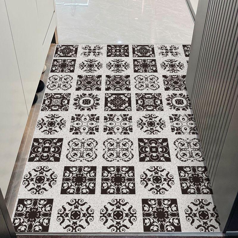 Die Eingangsmatte kann mit einer PVC-Haushaltsfußmatte gereinigt werden.. Die Eingangsfußmatte ist ein schmutzabweisender Cartoon-Teppich