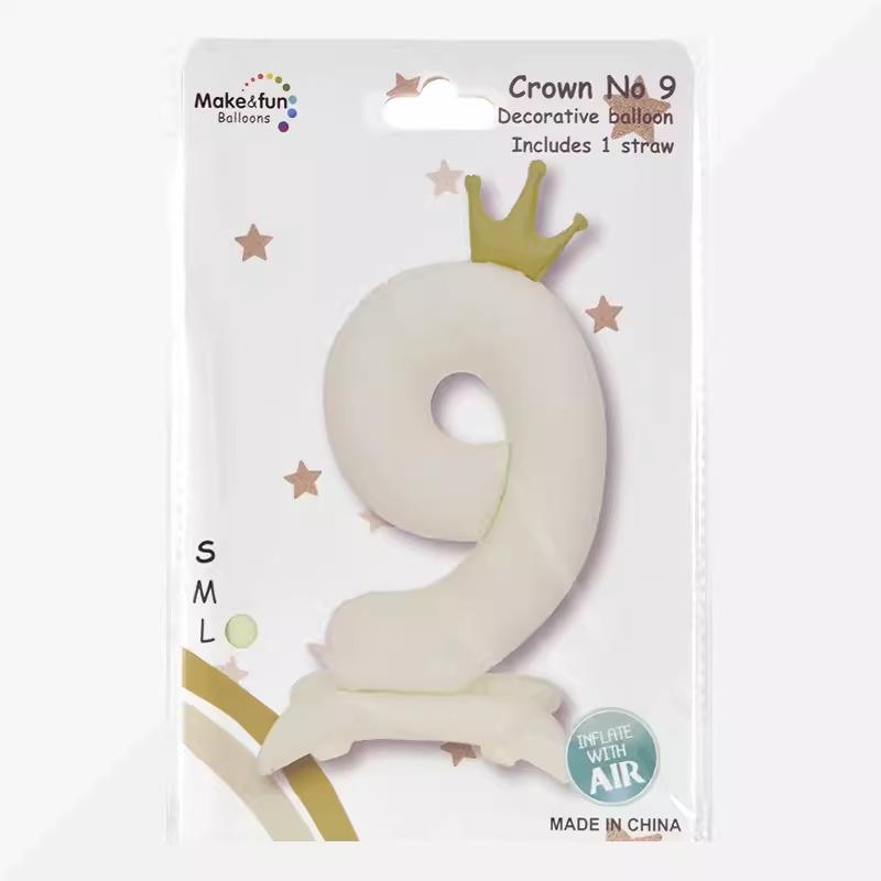 40-inch Black & White Crown Birthday Balloon with Number Card for One-Year-Old Photo Scene Enhancement