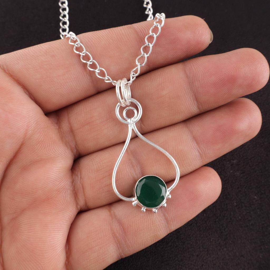 Green Onyx Gemstone 925 Sterling Silver Ethnic Sisters Gift Engagement Pendant PP-40-11