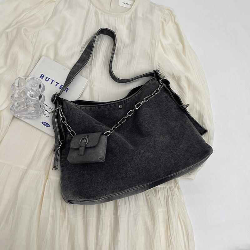 Сумка через плечо из денима — фото 15