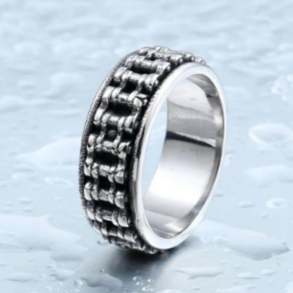 Trendy Fashion Creative Design Mechanical Chain Ring for Men's Charming Motorcycle Hip-hop Rock Party Ring Birthday Gift