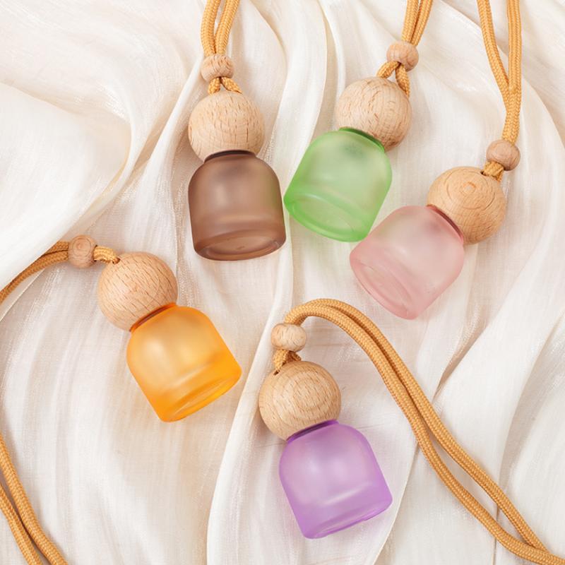 1 Stück Bunte mattierte Glasflasche Behälter 11 ml Leere Auto-Parfümflasche Aromatherapie-Flasche Auto-Anhänger Dekoration