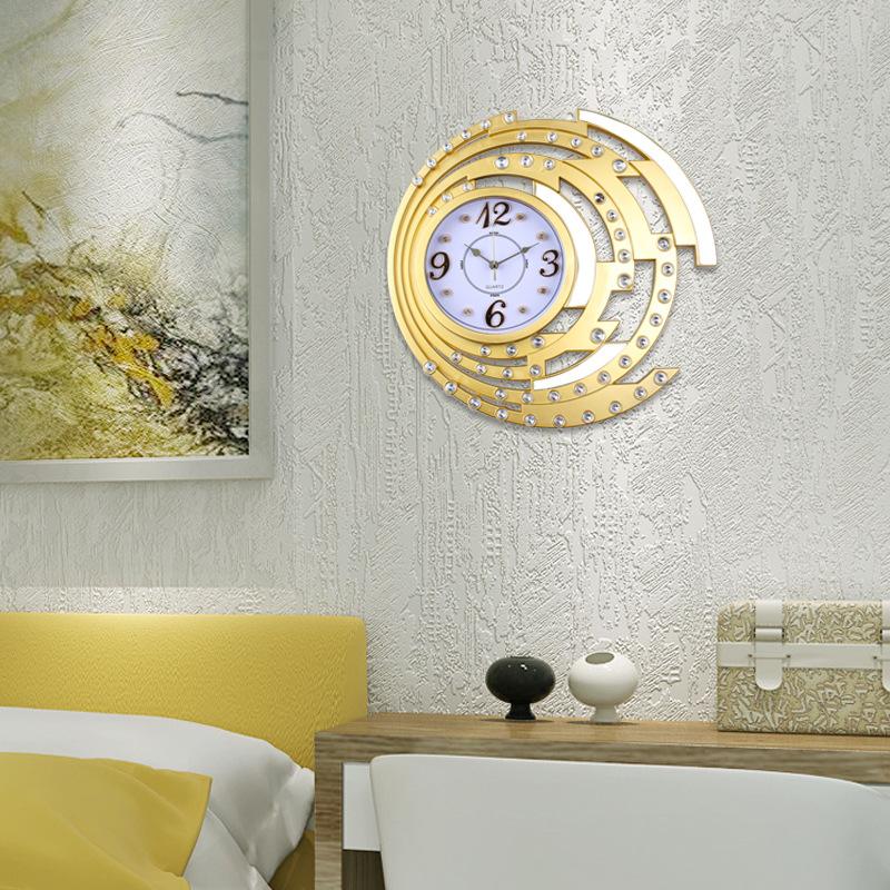 Clocks and Wall Clocks Living Room Modern Simple Light Luxury Clocks Creative Home Fashion Wall Clocks Atmospheric Wall Clocks