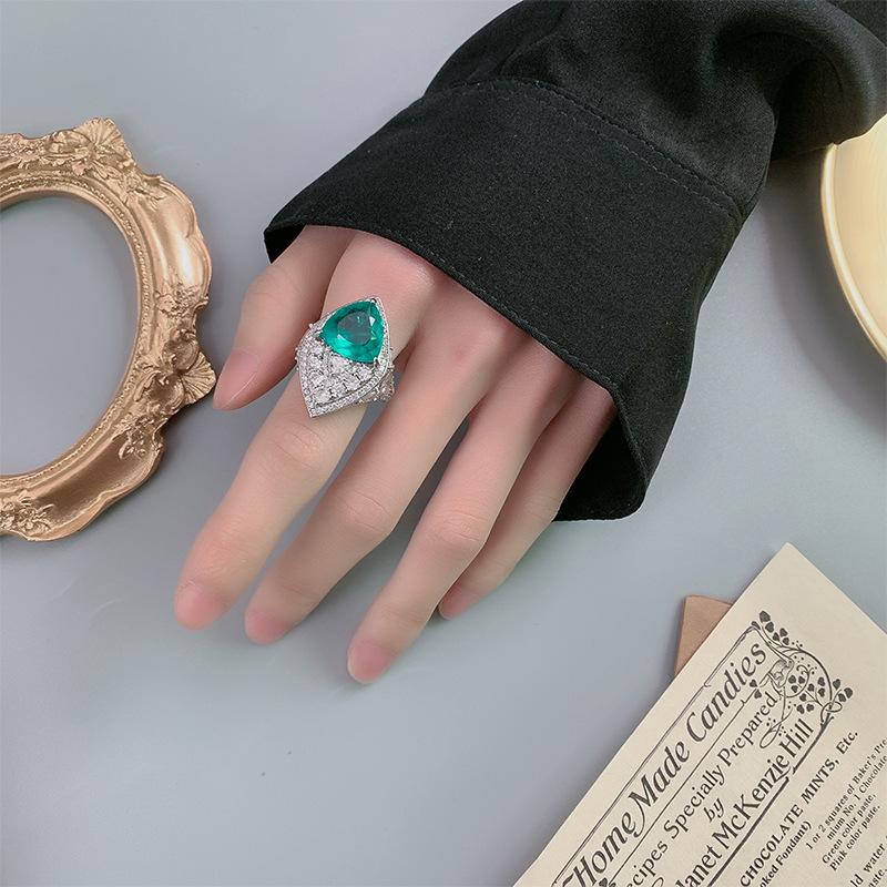 Jewelry Copper Bottom Gold-Plated Simulation Color Treasure Corundum Fat Triangle Light Luxury Ring Female 12 * 12