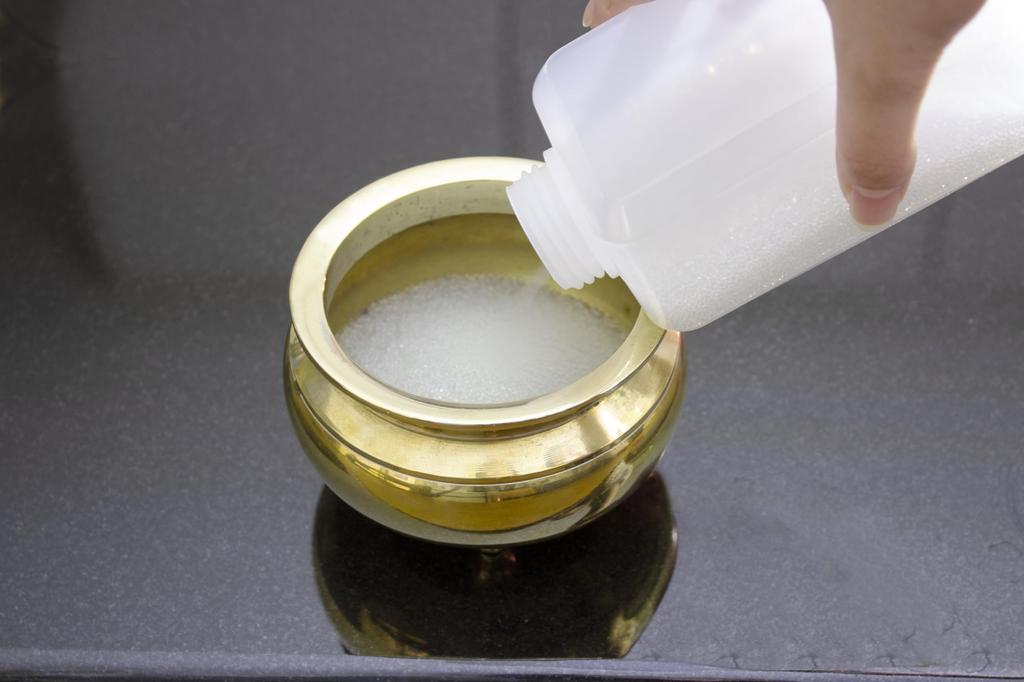 Incense Ash, Incense Burner Ash for Buddhist Altars and Buddhist Accessories, 300cc, Made In Japan, Ultra-Fine Grain, Easy To Stand, Soda Glass