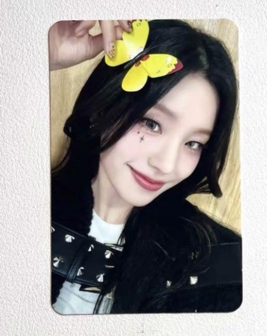 

[USED] itzy GOLD makestar butterfly limited edition trading card Yeji